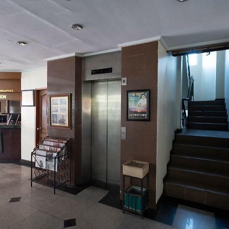 Oyo 628 Losari Metro Макасар Екстер'єр фото
